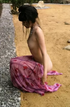 Images 6 - Привлекательная нудистка на пляже 