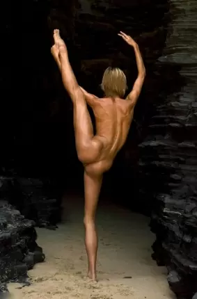 Images 3 - Сексуальная гимнастка 