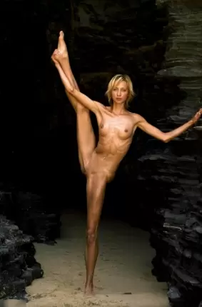 Images 5 - Сексуальная гимнастка 