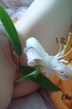 Images 10 - Муж засунул жене цветы в пизду 