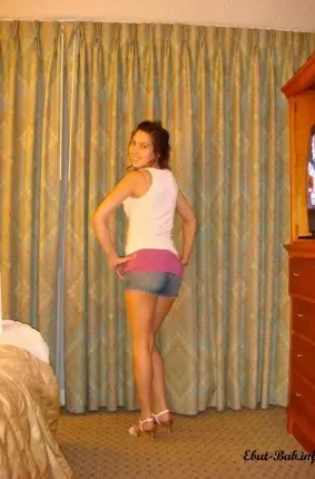 Images 41 - Частное порно фото девушки которая позирует голая и делает минет 