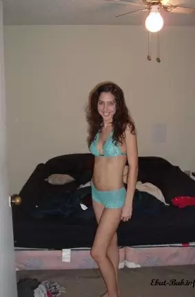 Images 27 - Частное порно фото девушки которая позирует голая и делает минет 