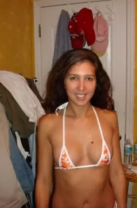 Images 85 - Частное порно фото девушки которая позирует голая и делает минет 