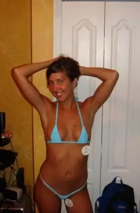 Images 94 - Частное порно фото девушки которая позирует голая и делает минет 