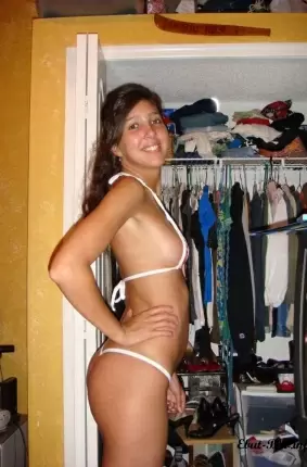 Images 83 - Частное порно фото девушки которая позирует голая и делает минет 