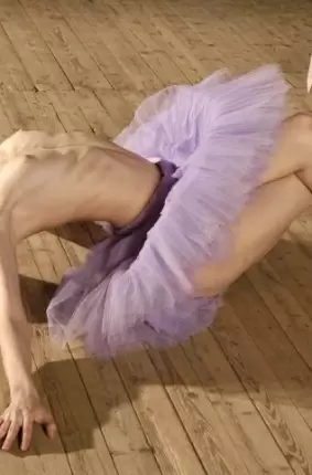 Images 17 - Голая балерина танцует свой любимый номер 