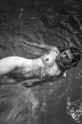 Images 66 - Девушки под водой (107 фото) 