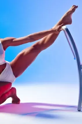Images 8 - Голая гимнасточка демонстрирует совершенное тело 