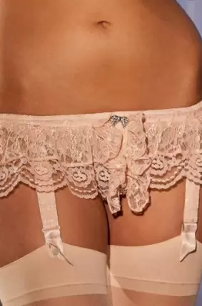 Images 4 - Секси телочка снимает своё лучшее нижнее бельё 