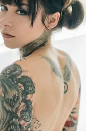 Images 16 - Пирсинг и татуировки к лицу голой проказнице 