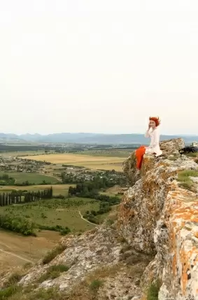 Images 1 - В горах украинская дивчина сняла шаровары и показала попку 