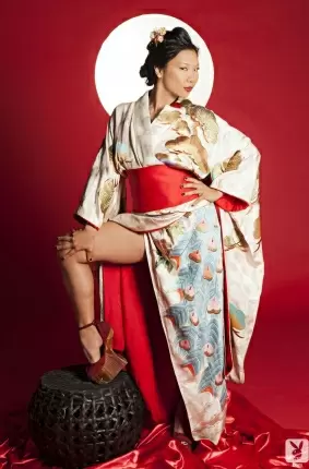 Images 25 - Голая японская гейша с классными сиськами эротично позирует (54 ню фото) 