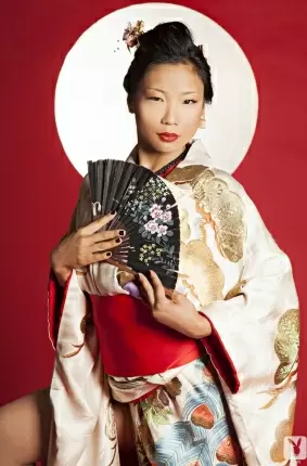 Images 4 - Голая японская гейша с классными сиськами эротично позирует (54 ню фото) 