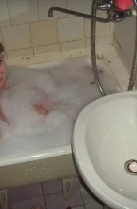 Images 12 - Частные фотки мокрой девушки в ванной 