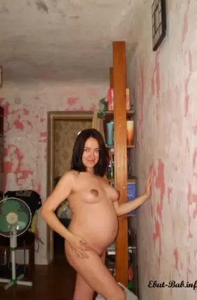 Images 9 - Беременная жена отсасывает член и позирует голой 