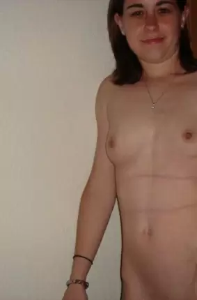 Images 4 - Частное фото голой девки с маленькой грудью 