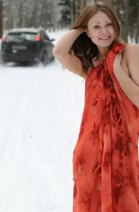 Images 1 - Красный платок на белом снегу (23 фото) 