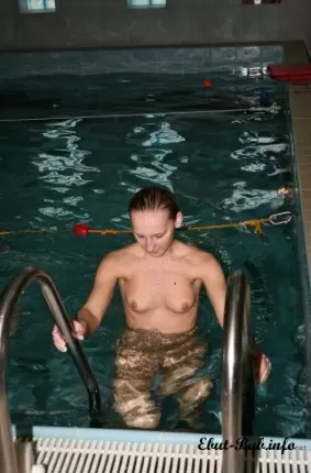 Images 20 - Студентки в бассейне купаются голышом 