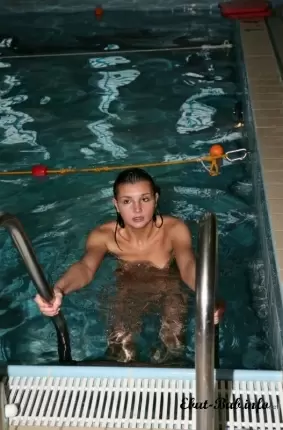 Images 14 - Студентки в бассейне купаются голышом 