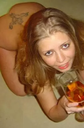Images 6 - Пьяная женщина с классной грудью 