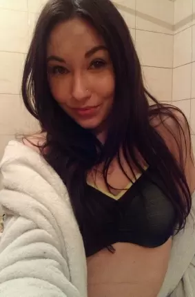 Images 18 - Селфи сексуальной девушки в ванной 