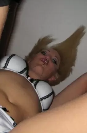 Images 11 - Пьяная блондинка в сексуальном белье 