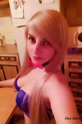 Images 24 - Сексуальная блондинка позирует и трахается 