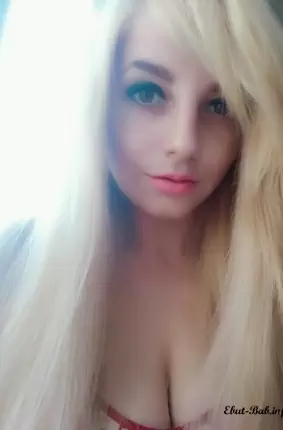 Images 3 - Сексуальная блондинка позирует и трахается 