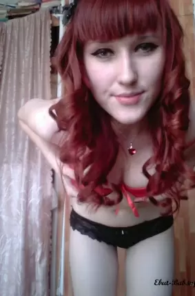 Images 5 - Рыжая девушка позирует голая 