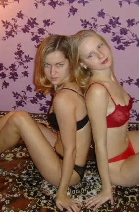 Images 17 - Две молодые девушки из деревни готовы к сексу 