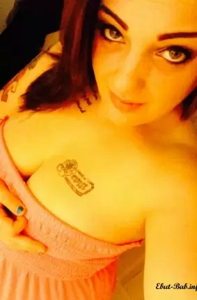 Images 51 - Татуированная девушка с шикарной попкой сосёт член 