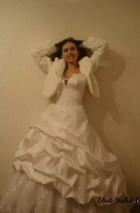 Images 4 - Русская невеста показывает манду под платьем 