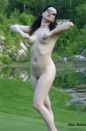 Images 2 - Зрелая женщина сексуально позирует голой 