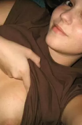 Images 4 - Красивая девчонка сексуально позирует голой 