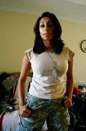 Images 21 - Девушка в военной форме 