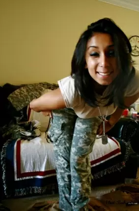 Images 22 - Девушка в военной форме 