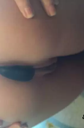 Images 6 - Сексуальная брюнетка делает голые селфи 