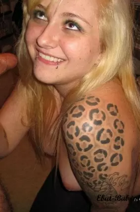 Images 15 - Девушка с татуировкой делает минет 