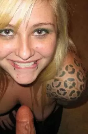 Images 13 - Девушка с татуировкой делает минет 