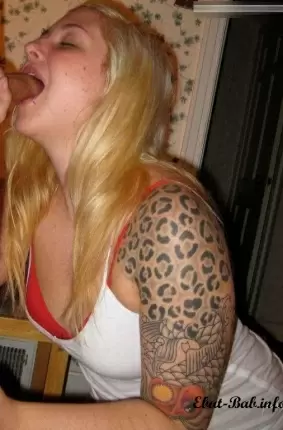 Images 5 - Девушка с татуировкой делает минет 