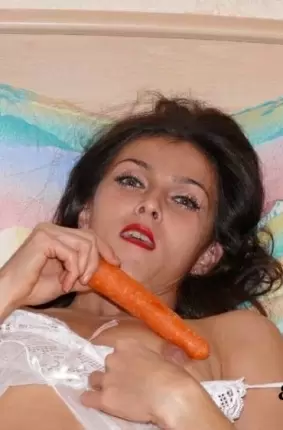 Images 19 - Трахает себя морковкой 