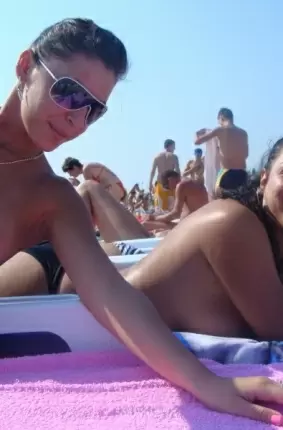 Images 11 - голые девки на пляже 