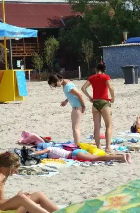Images 75 - голые девки на пляже 