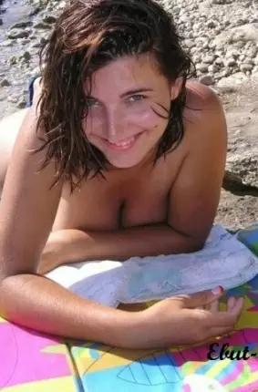 Images 5 - Голая женщина на пляже 