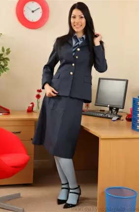 Images 1 - Соблазнительная стюардесса в офисе компании 