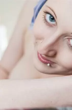 Images 46 - Шикарная дамочка с татуировкой на лобке 