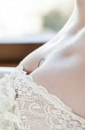 Images 31 - Шикарная дамочка с татуировкой на лобке 