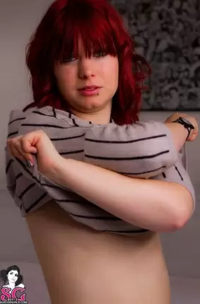 Images 13 - Привлекательная незнакомка с сексапильным пирсингом на соске 