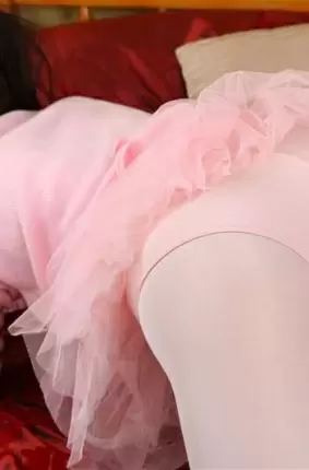 Images 11 - Милая стервочка снимает розовый наряд 