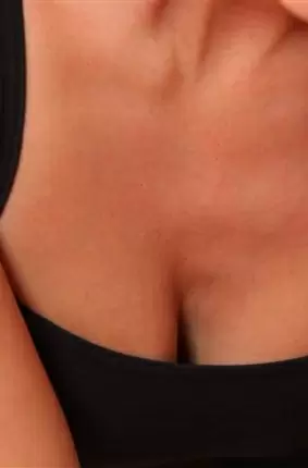 Images 10 - Таинственная потаскушка выставила напоказ заводную грудь 